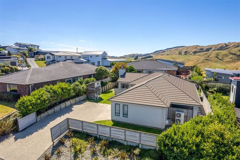 Photo of property in 32 Mo Street, Camborne, Porirua, 5026