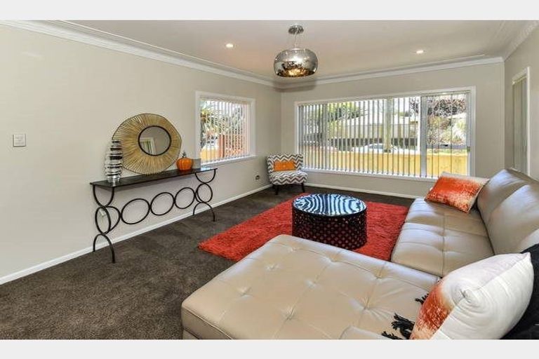 Photo of property in 1 Royal Arch Place, Rosehill, Papakura, 2113