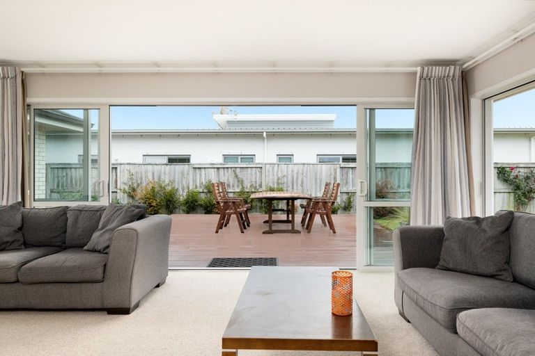 Photo of property in 22 Kapuka Street, Papamoa Beach, Papamoa, 3118