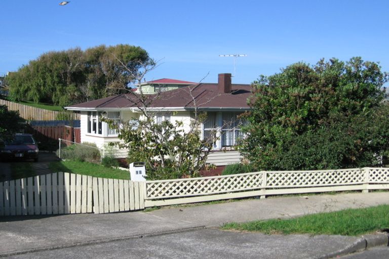 Photo of property in 12 Arene Grove, Titahi Bay, Porirua, 5022