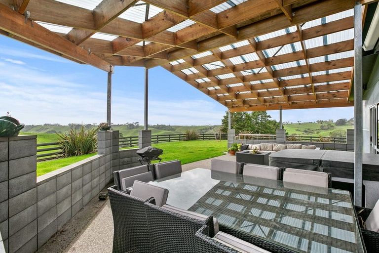 Photo of property in 350 Awai Road, Tarurutangi, New Plymouth, 4372