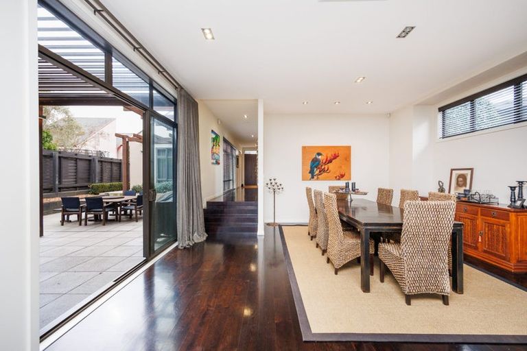 Photo of property in 25 Montgomery Terrace, Hokowhitu, Palmerston North, 4410