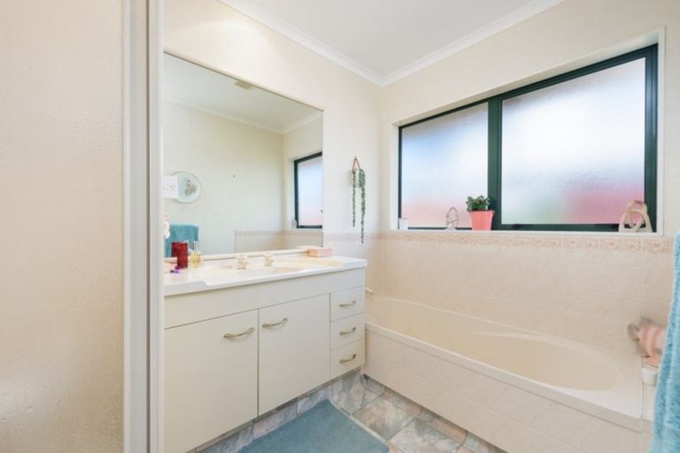 Photo of property in 26 Montego Drive, Papamoa Beach, Papamoa, 3118