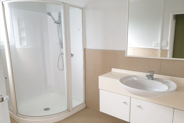 Photo of property in 12a Manuka Road, Glenfield, Auckland, 0629