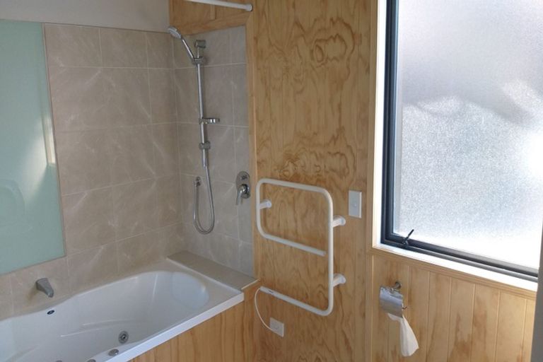 Photo of property in Elkridge Apartments, 20/64 Marina Drive, Frankton, Queenstown, 9300