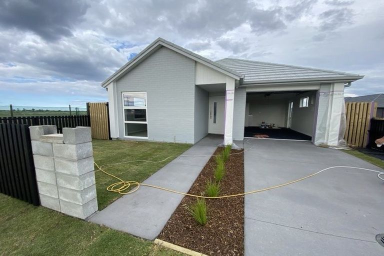 Photo of property in 8 Manhattan Crescent, Papamoa, 3118