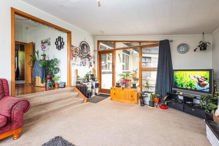 Photo of property in 35 Glenrowan Avenue, Avondale, Christchurch, 8061