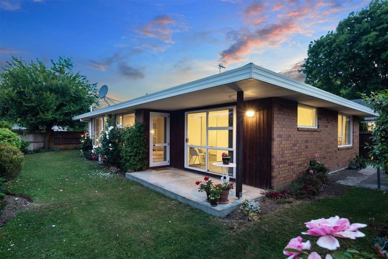 Photo of property in 2/89 Cavendish Road, Casebrook, Christchurch, 8051