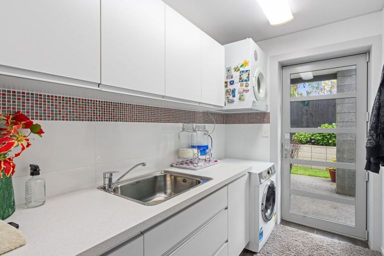 Photo of property in 8 Ruru Place, Levin, 5510