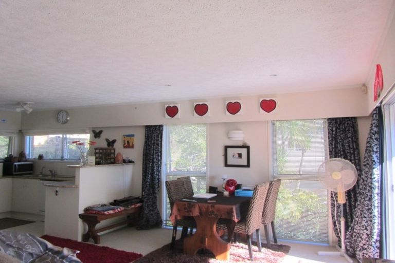 Photo of property in 1/36 Saddleback Rise, Murrays Bay, Auckland, 0630