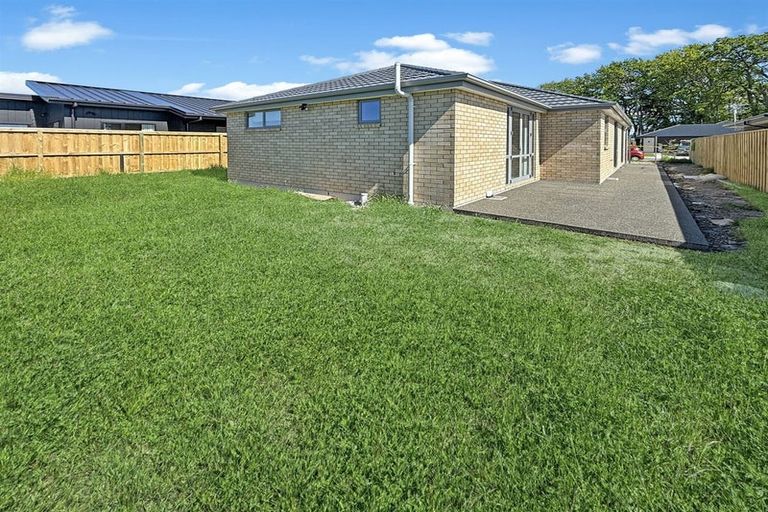 Photo of property in 28 Crossley Avenue, Woodend, 7610