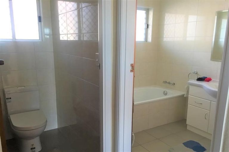 Photo of property in 14 Renwick Street, Papakura, 2110