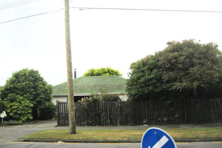 Photo of property in 2/152 Gayhurst Road, Dallington, Christchurch, 8061