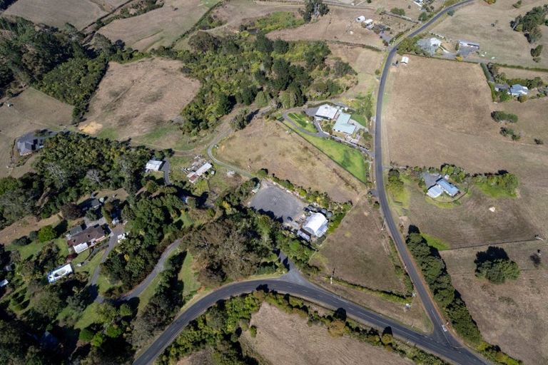 Photo of property in 11 Brewster Road, Pukekawa, Tuakau, 2696