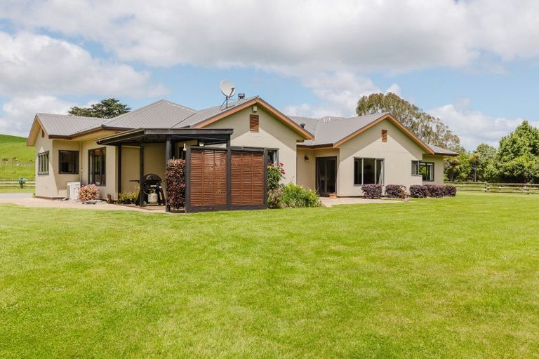 Photo of property in 52 Riccarton Road, Pahiatua, 4910