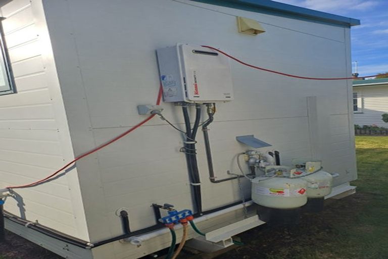 Photo of property in 28 Russell Road, Fairy Springs, Rotorua, 3015