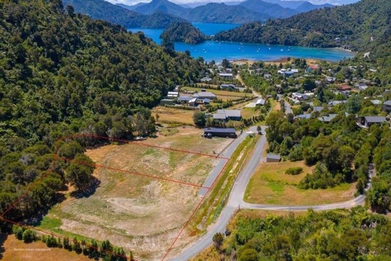 Photo of property in 12 Manuka Drive, Ngakuta Bay, Picton, 7281