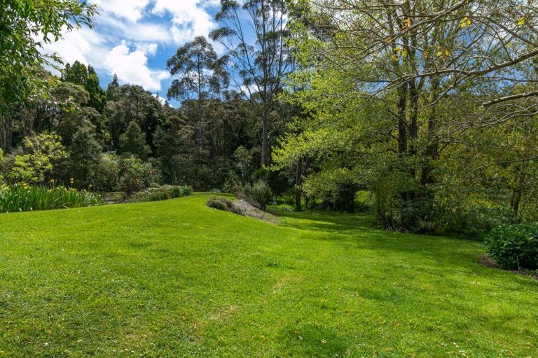 Photo of property in 52 Robinson Road, Coatesville, 0793