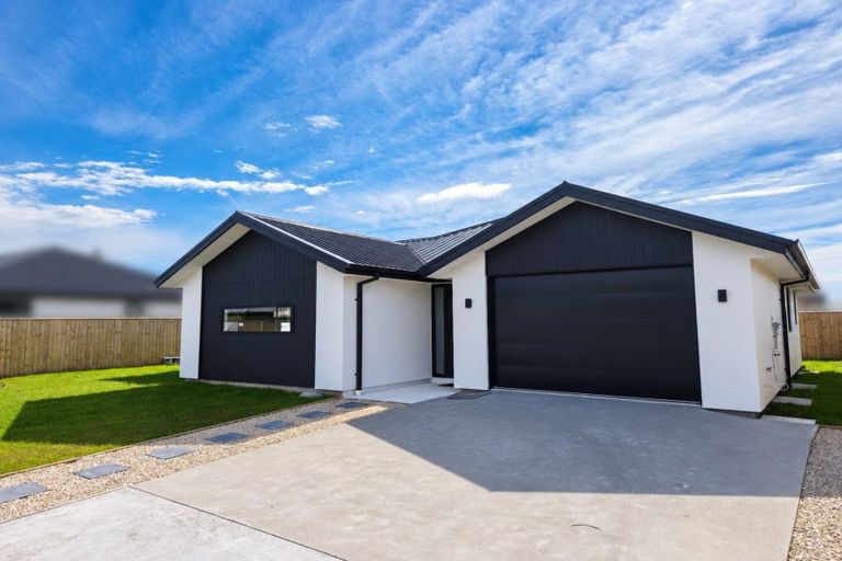 Photo of property in 71 Bill Harvey Drive, Halswell, Christchurch, 8025