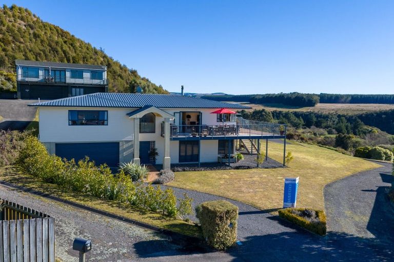 Photo of property in 33 Turangitukua Terrace, Kuratau, Turangi, 3381