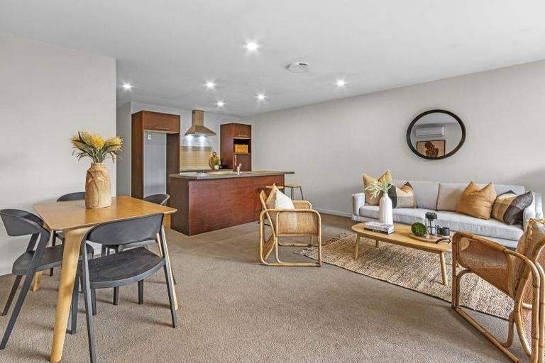 Photo of property in 6 Gresford Street, Edgeware, Christchurch, 8013