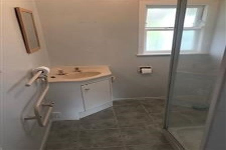 Photo of property in 2/18a Fenwick Avenue, Milford, Auckland, 0620