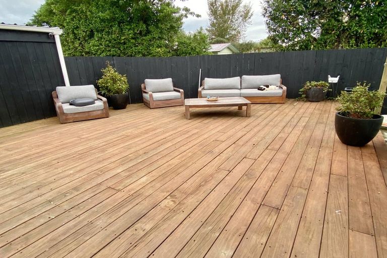 Photo of property in 19 Knowles Street, Terrace End, Palmerston North, 4410