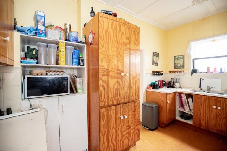 Photo of property in 18 Canal West Road, Waitakaruru, Thames, 3576