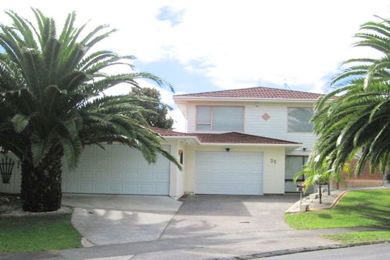 Photo of property in 35 Tyrian Close, Half Moon Bay, Auckland, 2012