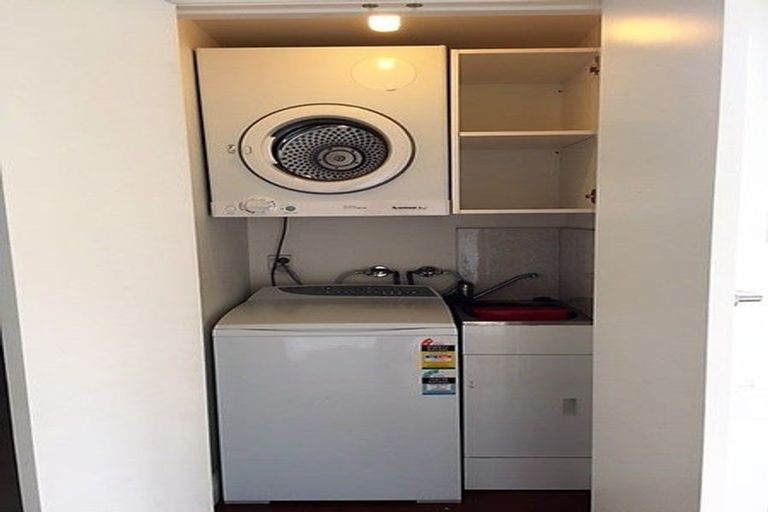 Photo of property in 127 Onepu Road, Lyall Bay, Wellington, 6022