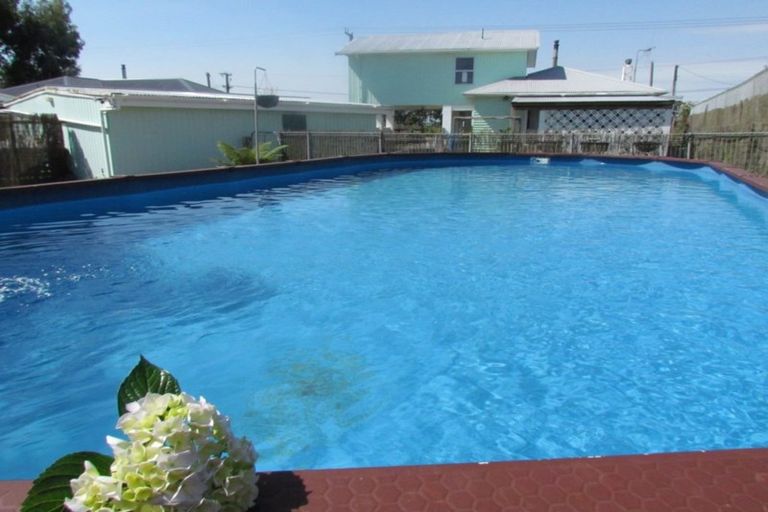 Photo of property in 80 Tararua Road, Levin, 5571