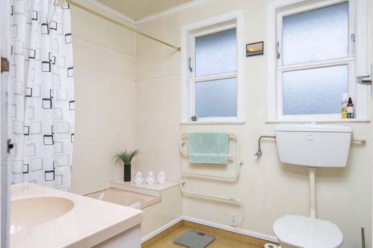 Photo of property in 50 Fergusson Street, Solway, Masterton, 5810