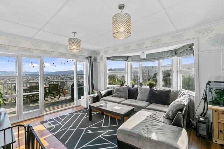 Photo of property in 24 Woodvale Grove, Fairfield, Lower Hutt, 5011