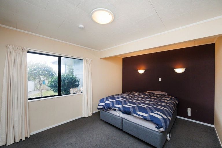 Photo of property in 28 Peppertree Glade, Kelvin Grove, Palmerston North, 4414