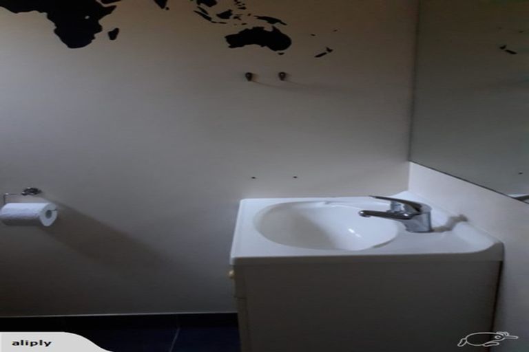 Photo of property in 17 Houston Place, Bayview, Auckland, 0629