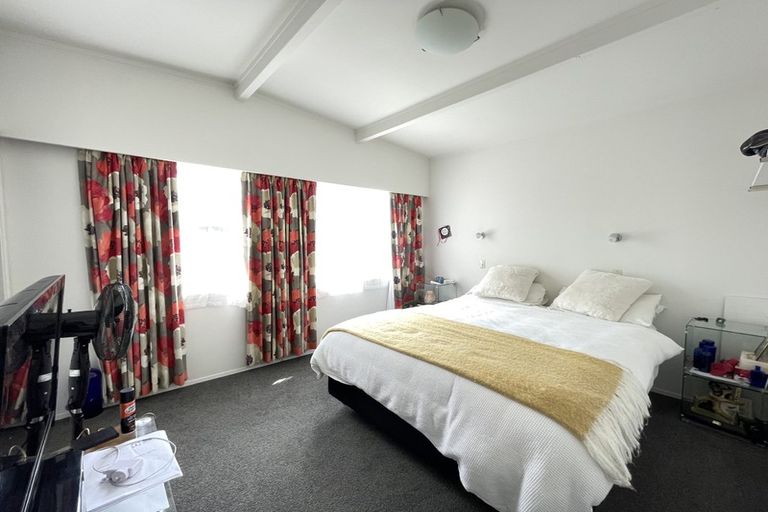 Photo of property in 413 East Coast Road, Mairangi Bay, Auckland, 0630