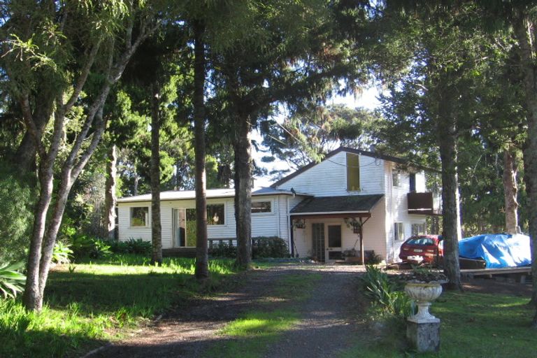 Photo of property in 28 Tawini Road, Titirangi, Auckland, 0604