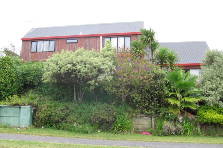 Photo of property in 1 Redfern Lane, Glenfield, Auckland, 0629