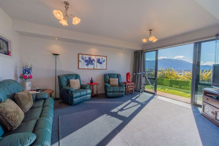 Photo of property in 12 Tawera Place, Te Anau, 9679