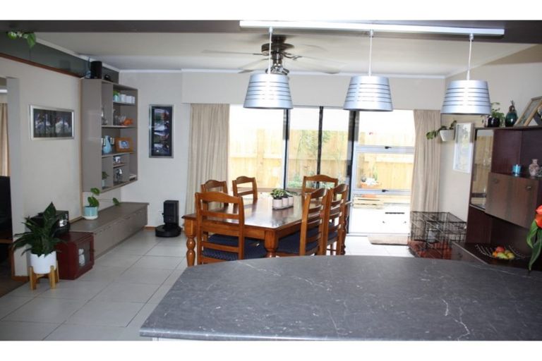 Photo of property in 13a Cross Street, Regent, Whangarei, 0112