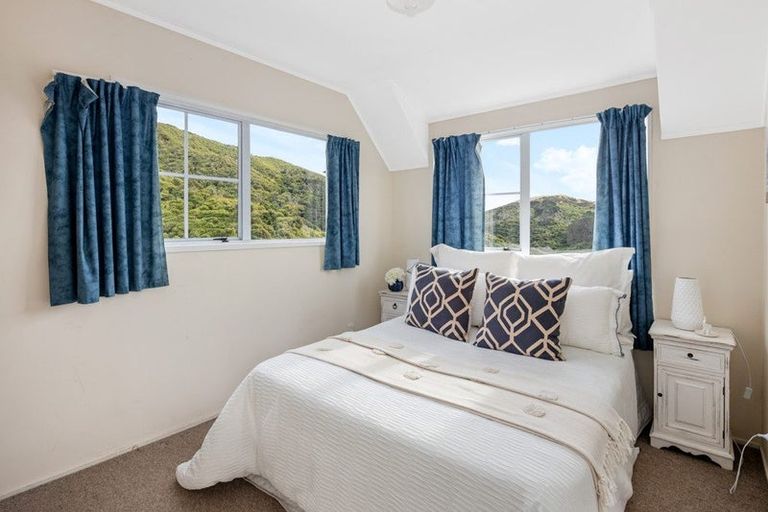 Photo of property in 63a Nalanda Crescent, Broadmeadows, Wellington, 6035