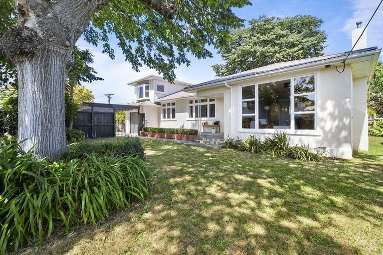 Photo of property in 18 Kent Crescent, Awapuni, Palmerston North, 4412