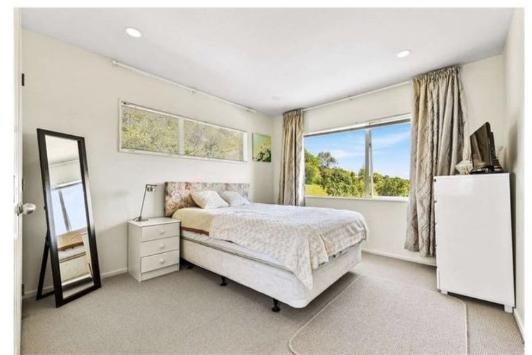 Photo of property in 2/46a Blakeborough Drive, Forrest Hill, Auckland, 0620