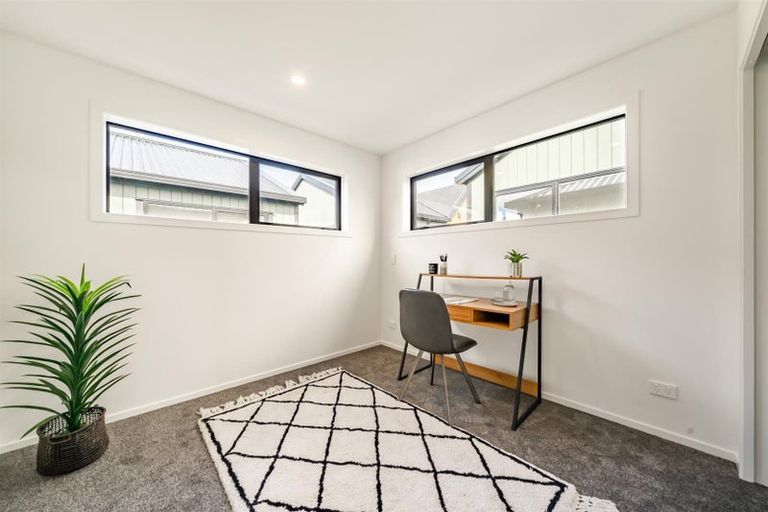 Photo of property in 2/8 Victoria Street, Ebdentown, Upper Hutt, 5018