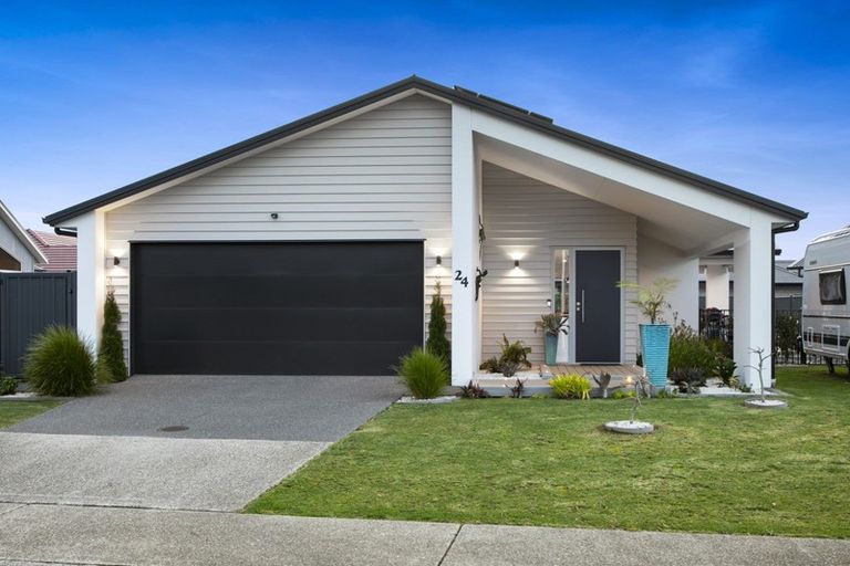 Photo of property in 24 Blacklock Road, Pyes Pa, Tauranga, 3112