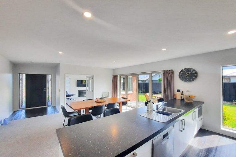 Photo of property in 8 Fredrica Lane, Heathcote Valley, Christchurch, 8022