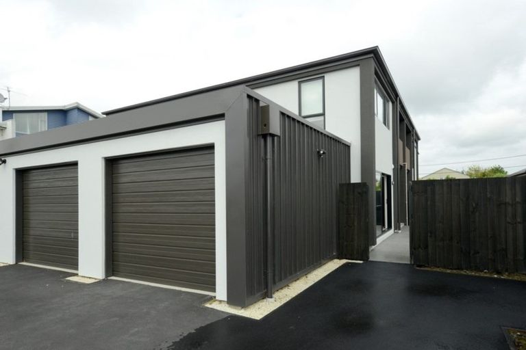 Photo of property in 1/447 Barbadoes Street, Edgeware, Christchurch, 8013