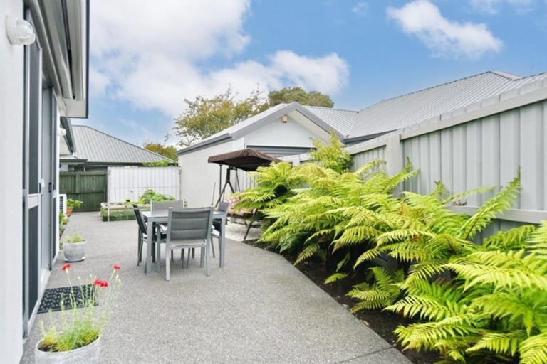 Photo of property in 1/28 Kirsten Place, Parklands, Christchurch, 8083