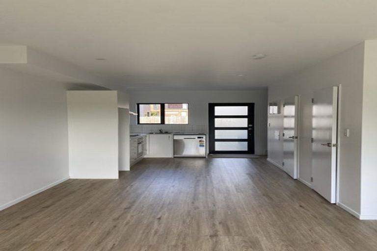 Photo of property in 7 Eileen Newey Place, Henderson, Auckland, 0612