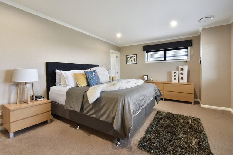 Photo of property in 14 Corsica Way, Karaka, Papakura, 2113